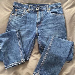 Women’s Levi’s jeans